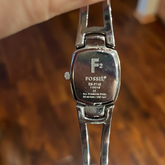 Ladies Fossil Watch - Picture 4 of 4